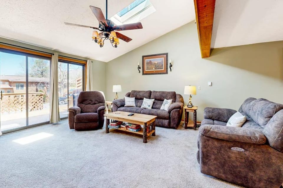 Oakland Oasis House in Deep Creek Lake