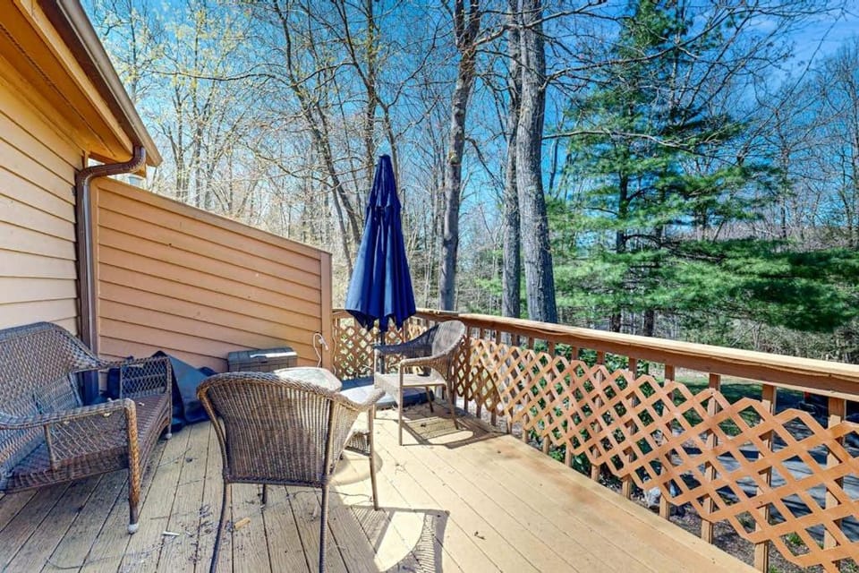 Oakland Oasis House in Deep Creek Lake