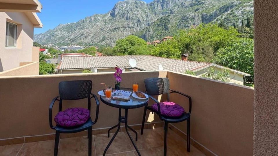 Apartment Pavle near the center with a view Apartment in Kotor Municipality