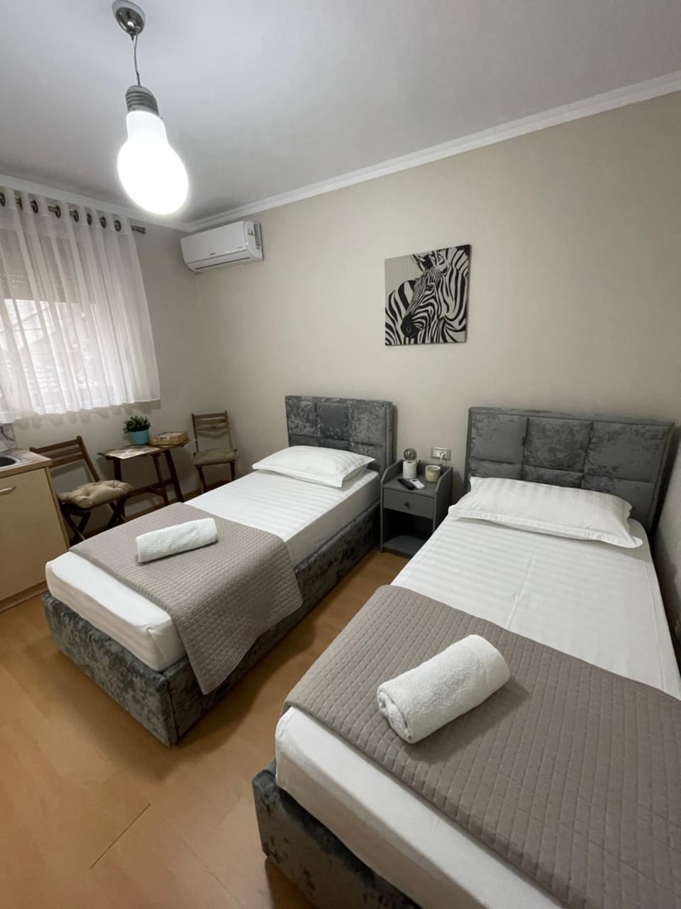 Bedroom, air conditioner