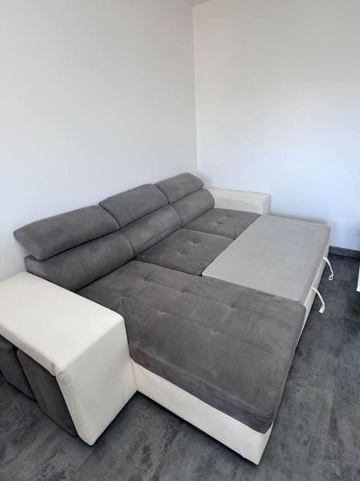 Spacieux T2 - Grande terrasse Apartment in Fréjus