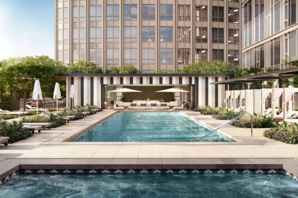 Patio, Hot Tub, Seating area, City view, Swimming pool