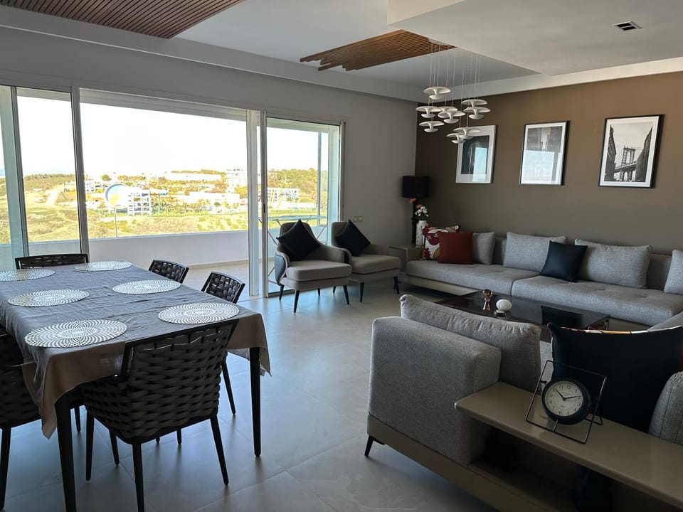 Living room, Seating area, Dining area