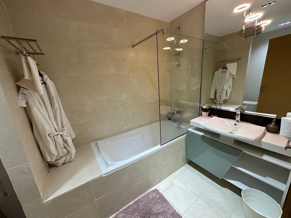 Shower, Bathroom, Bath, towels