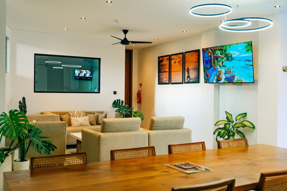 Communal lounge/ TV room, TV and multimedia, Living room, Seating area