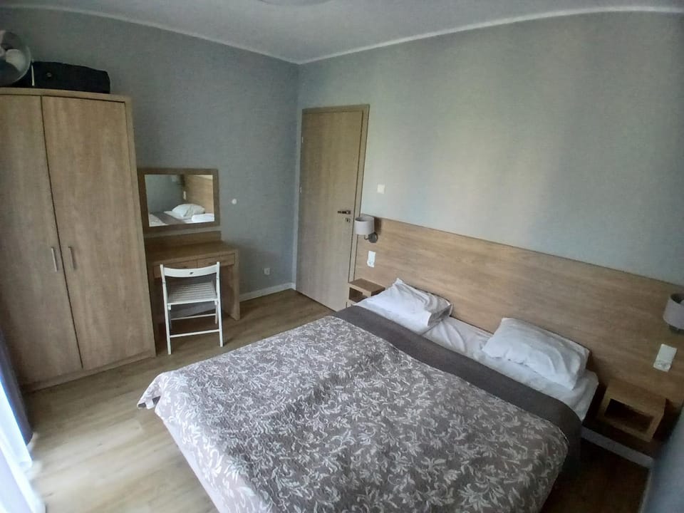 Bed, Bedroom, wardrobe