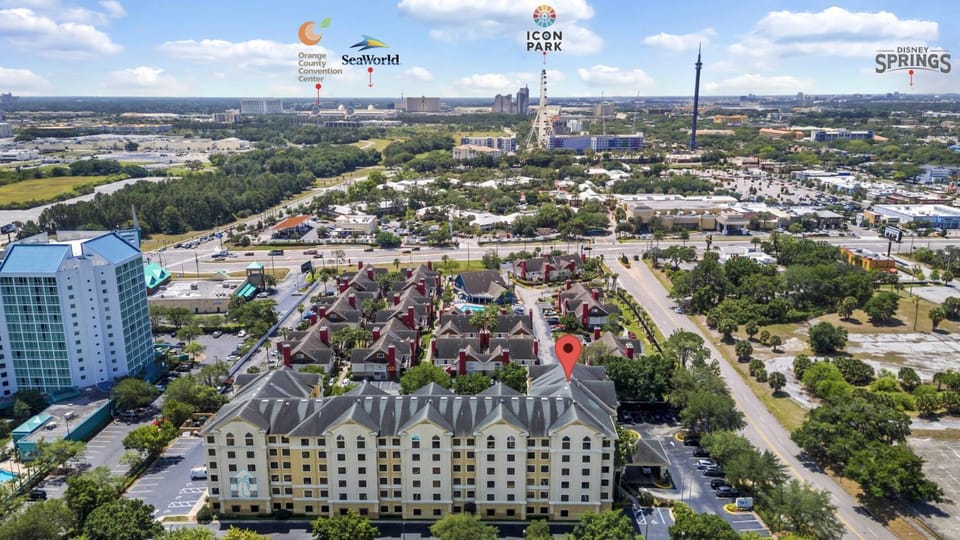 Pool view apartment near Epic Universe and Universal Studios Apartment in Orlando