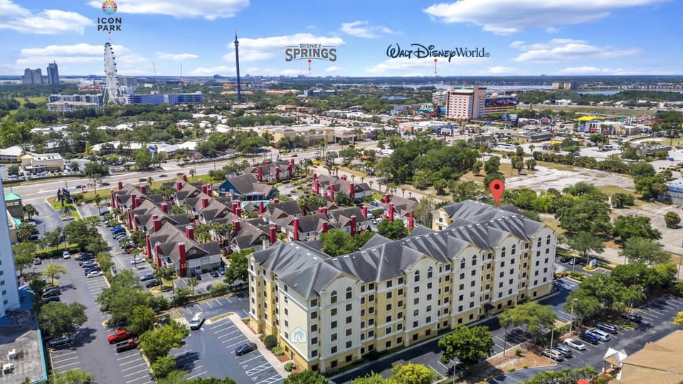 Pool view apartment near Epic Universe and Universal Studios Apartment in Orlando