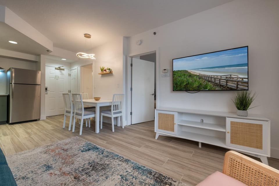 TV and multimedia, Kitchen or kitchenette, Dining area