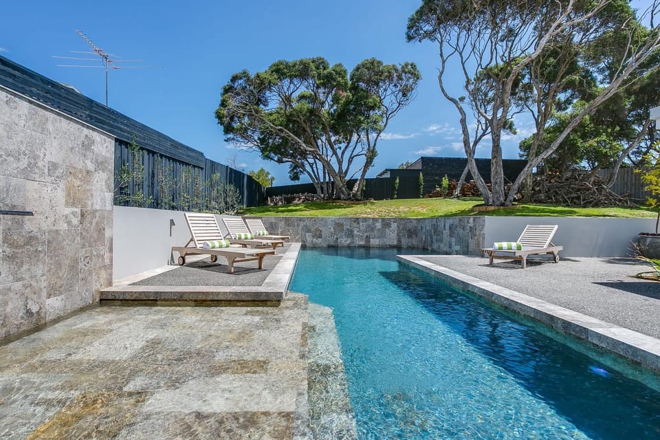 Sorrento Beauty with Sparkling pool House in Melbourne Road