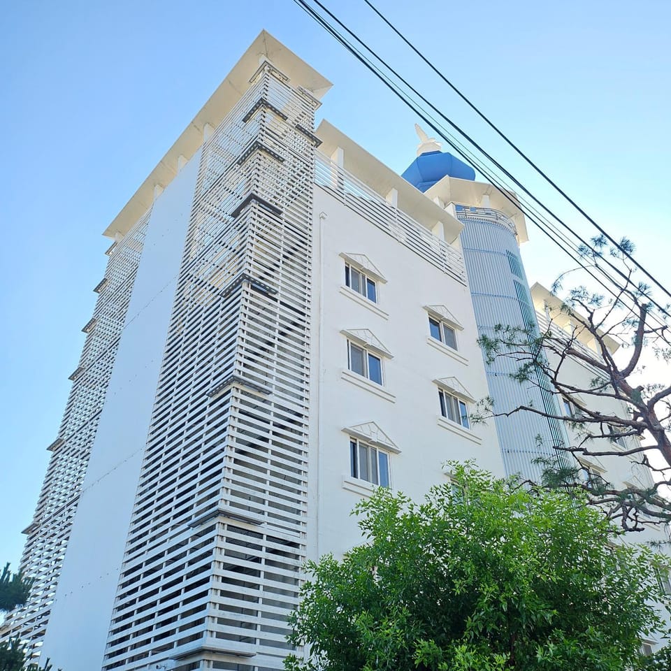 Property building, Day