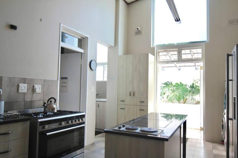 Kitchen or kitchenette, minibar, pet friendly, stove