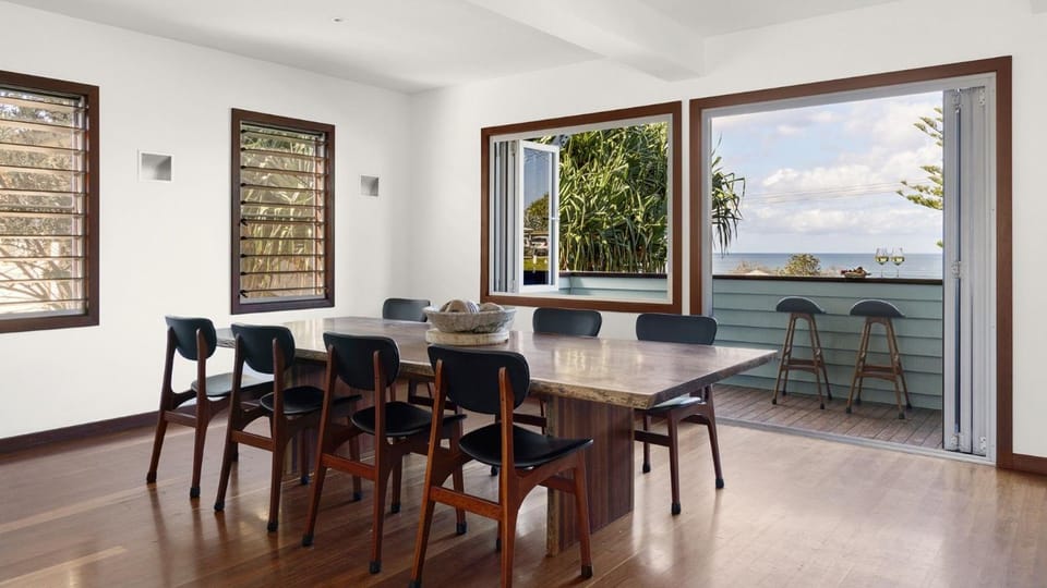 Seating area, Dining area