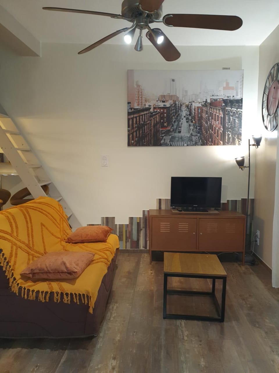 Studio climatisé proche PALAIS DES PAPES WIFI Apartment in Avignon