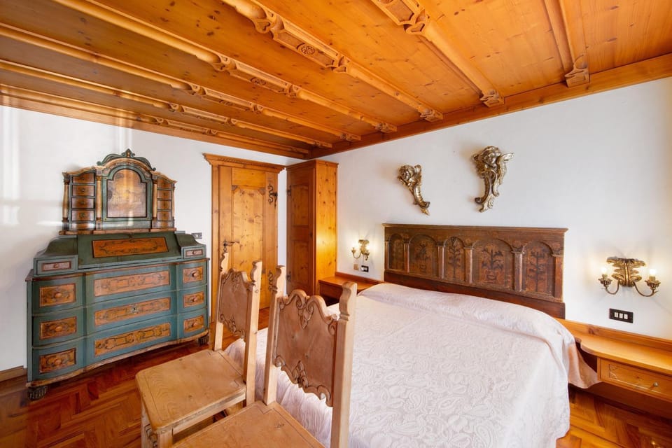 Living room, Bedroom
