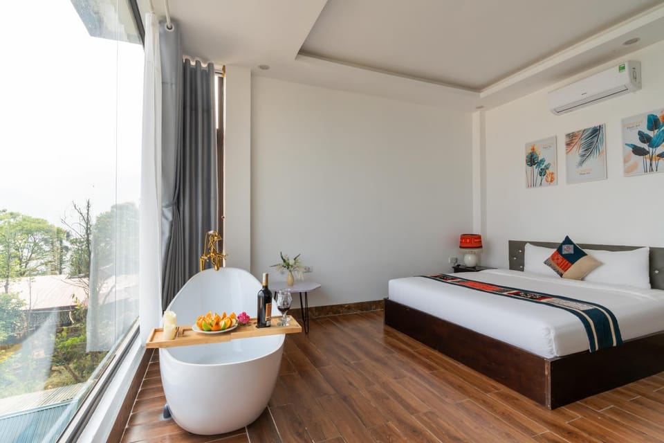 Bed, View (from property/room), Photo of the whole room, Bedroom, towels