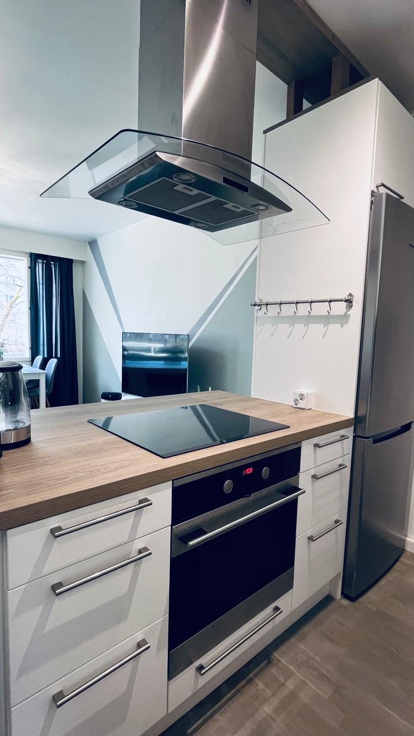 Kitchen or kitchenette, pet friendly, stove