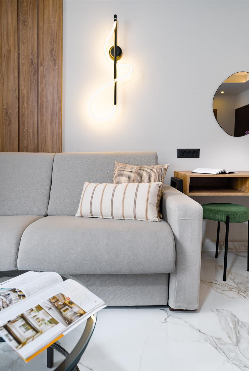 Living room, Seating area