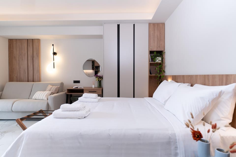 Bed, Photo of the whole room, Seating area, wardrobe