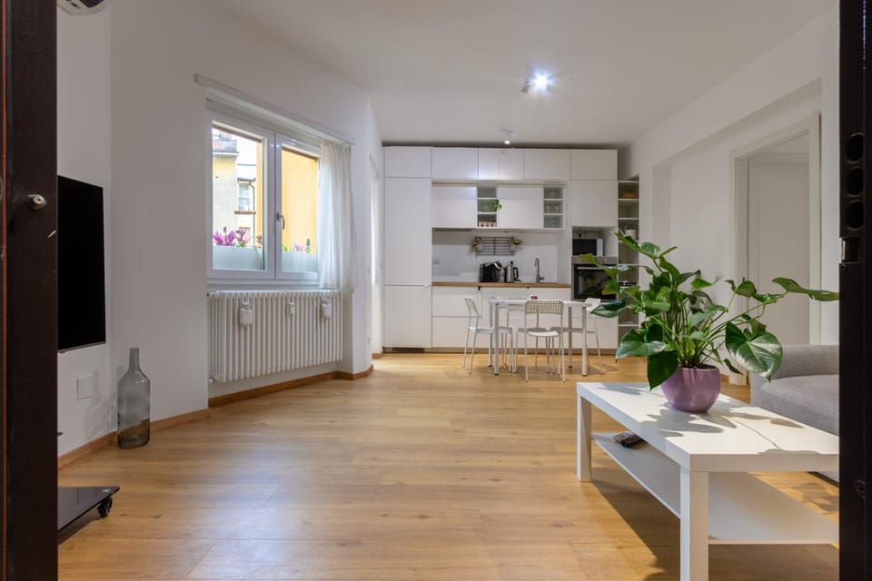 TV and multimedia, Kitchen or kitchenette, Dining area