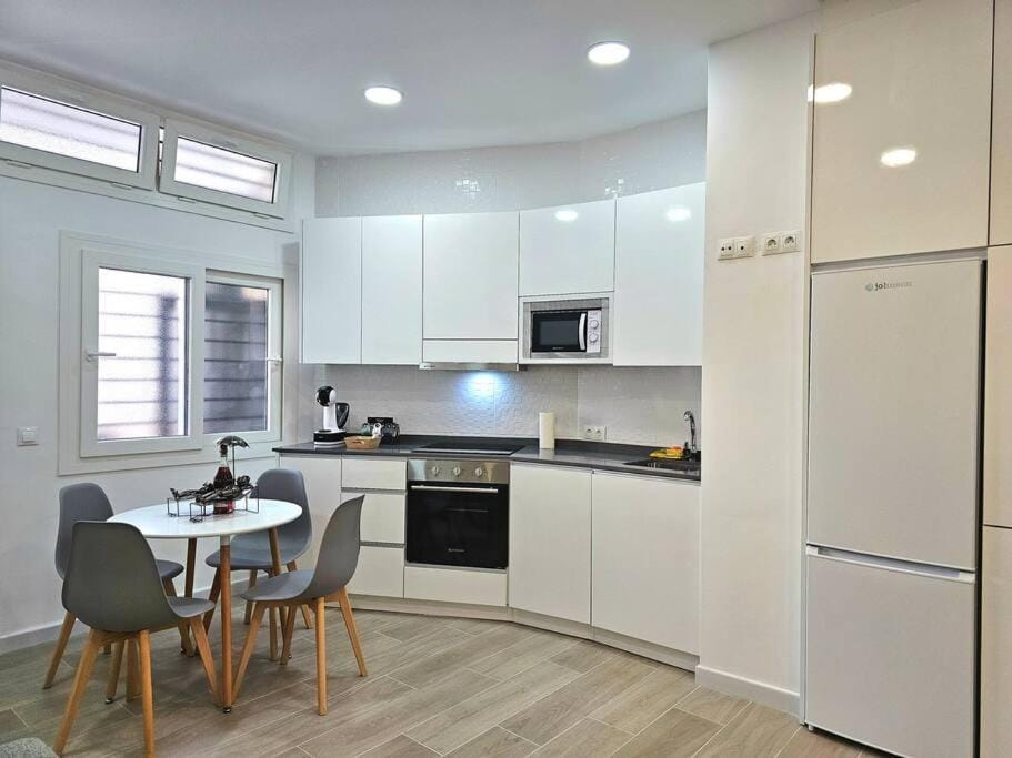 Moderno loft a 250 metros de la playa & parking Apartment in Malaga