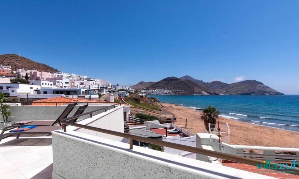 Natural landscape, Balcony/Terrace, Beach, City view, Sea view