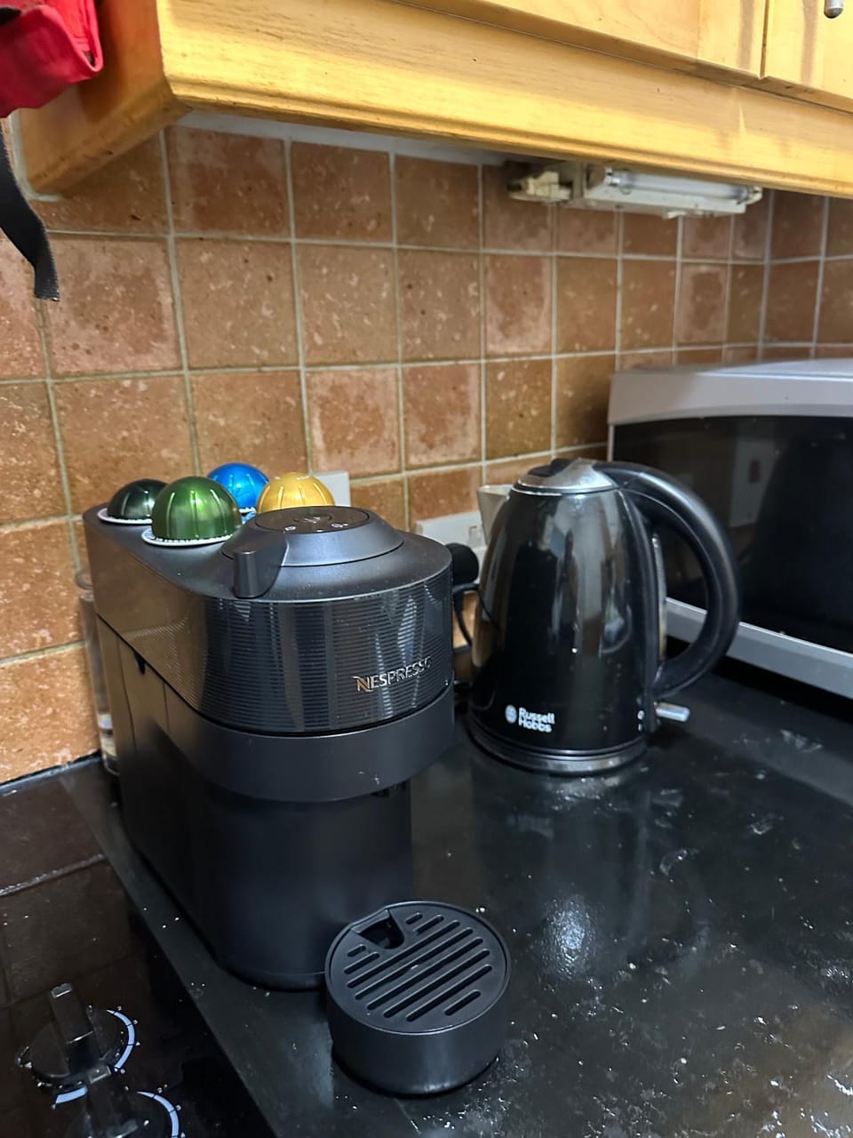 Kitchen or kitchenette, minibar, stove, toaster
