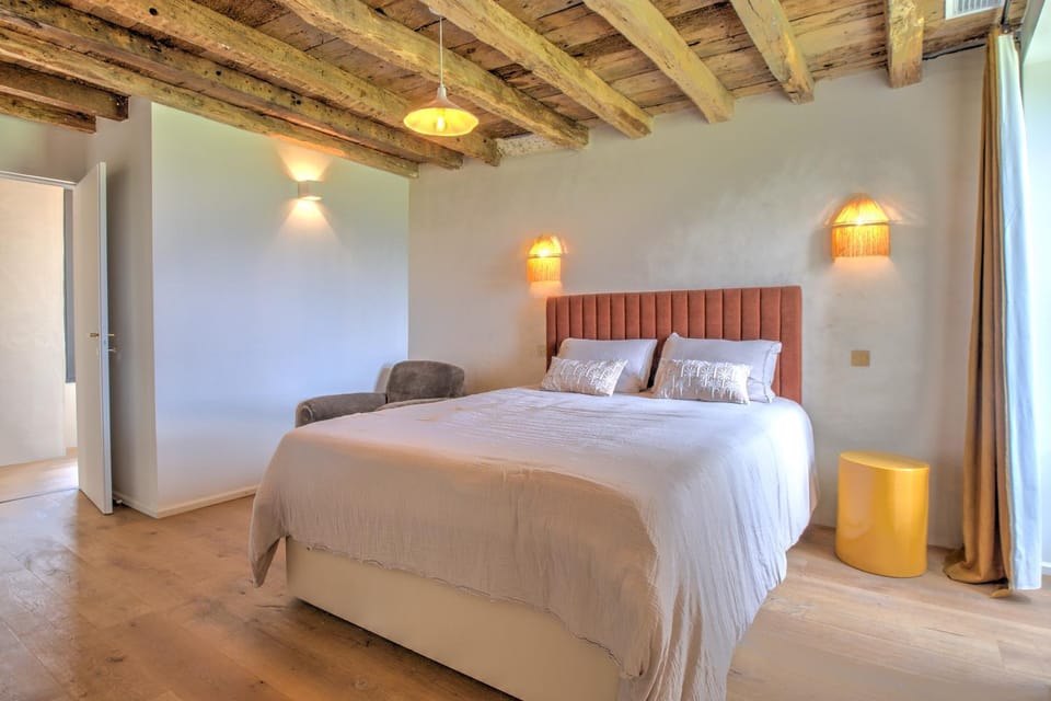 Property building, Living room, Bedroom