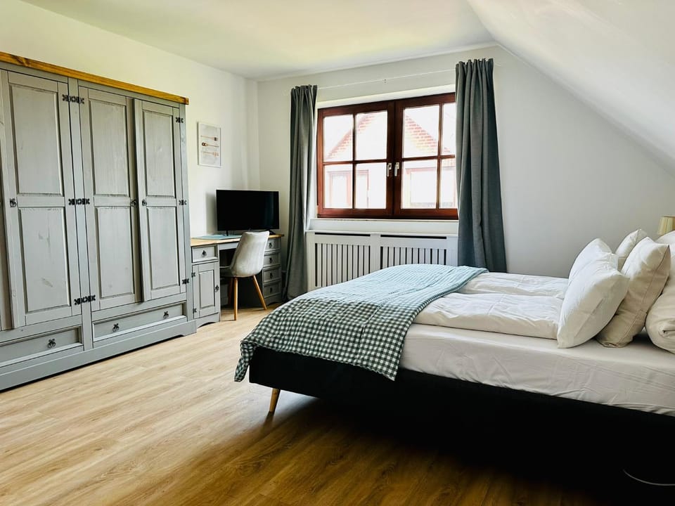 TV and multimedia, Bedroom