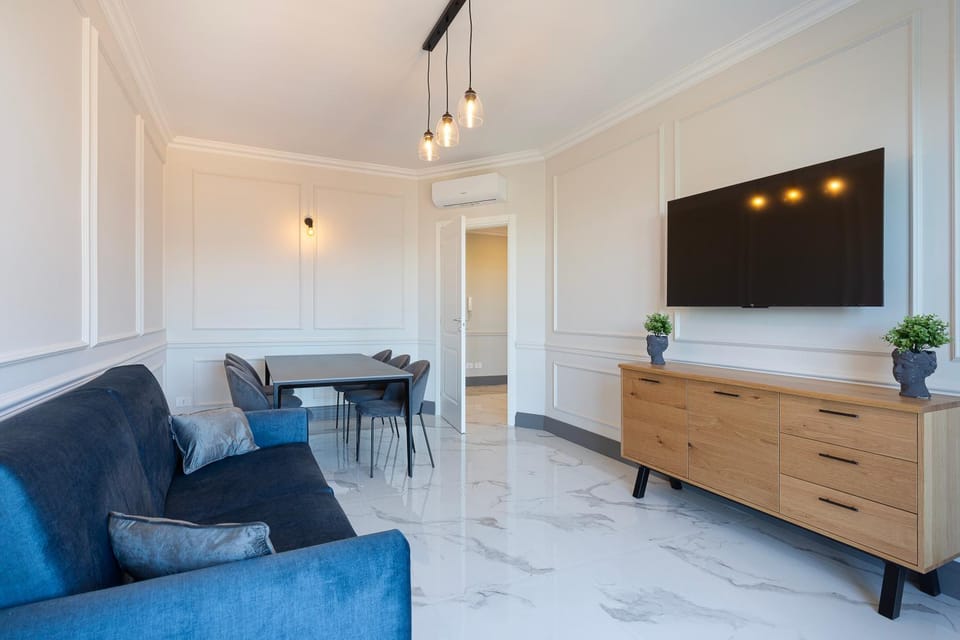 TV and multimedia, Living room, Dining area