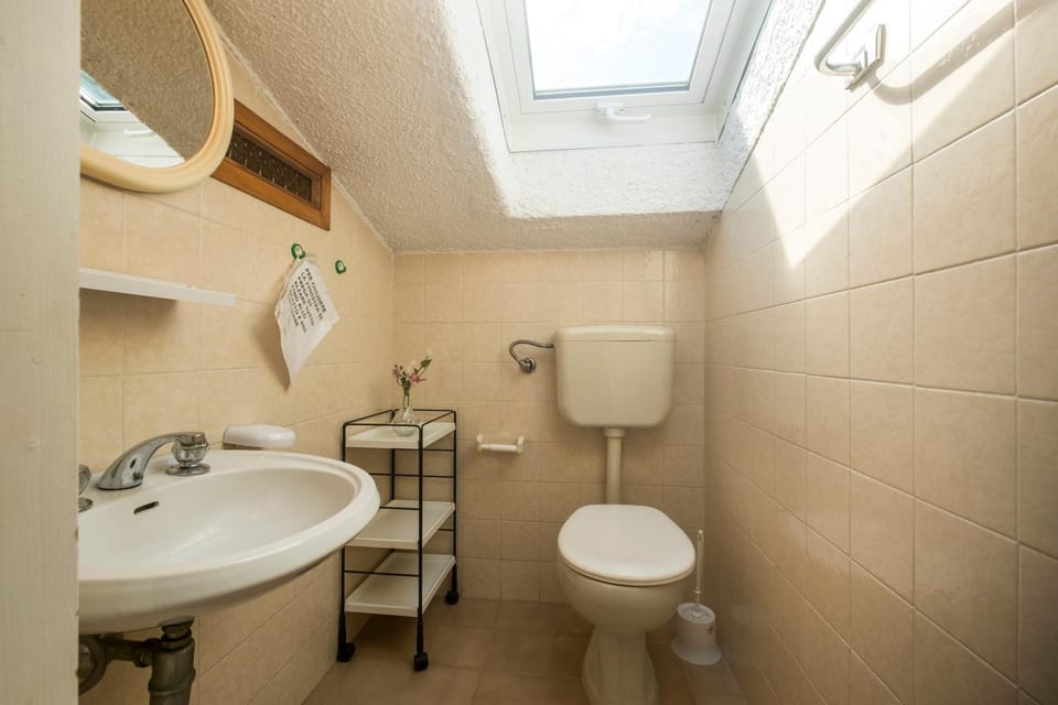 Toilet, Bathroom