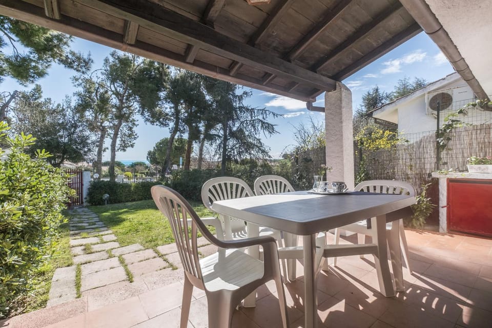 Property building, Patio, Garden