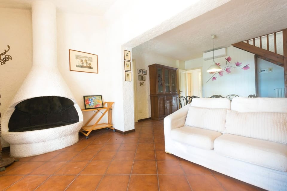 Day, Living room, Seating area, Time of day