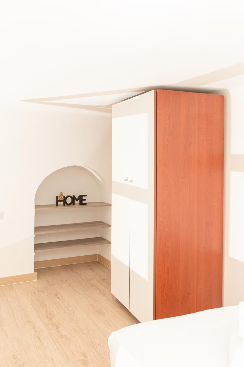 Bed, Decorative detail, Bedroom, wardrobe