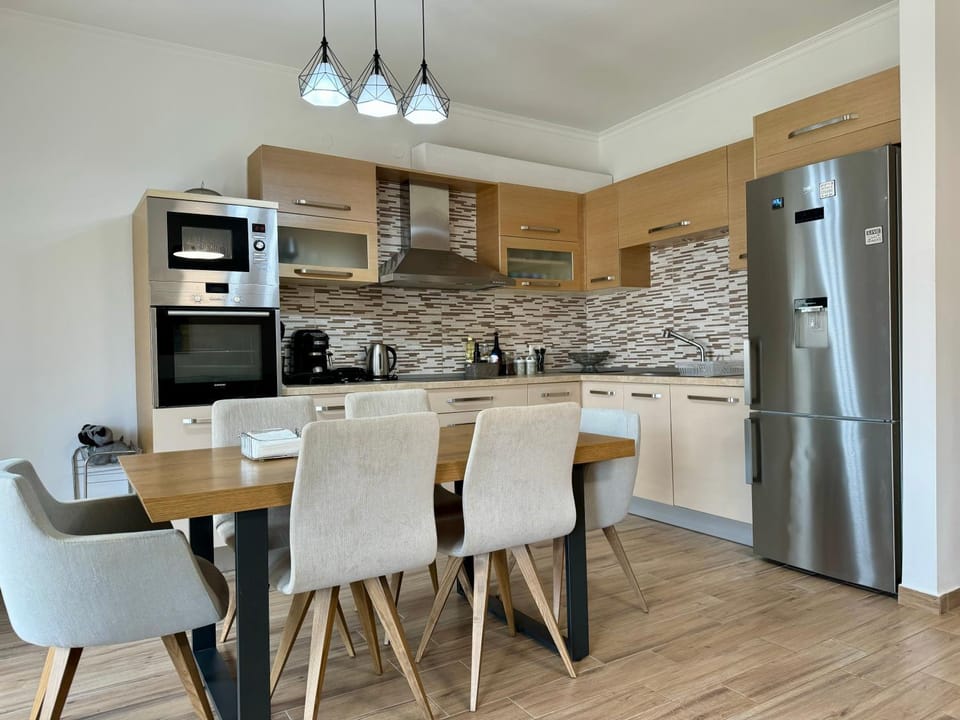 Kitchen or kitchenette, Dining area, dishwasher, pet friendly