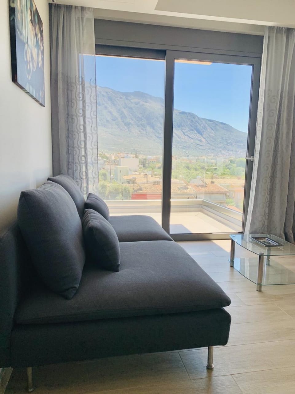 Living room, Seating area, Mountain view