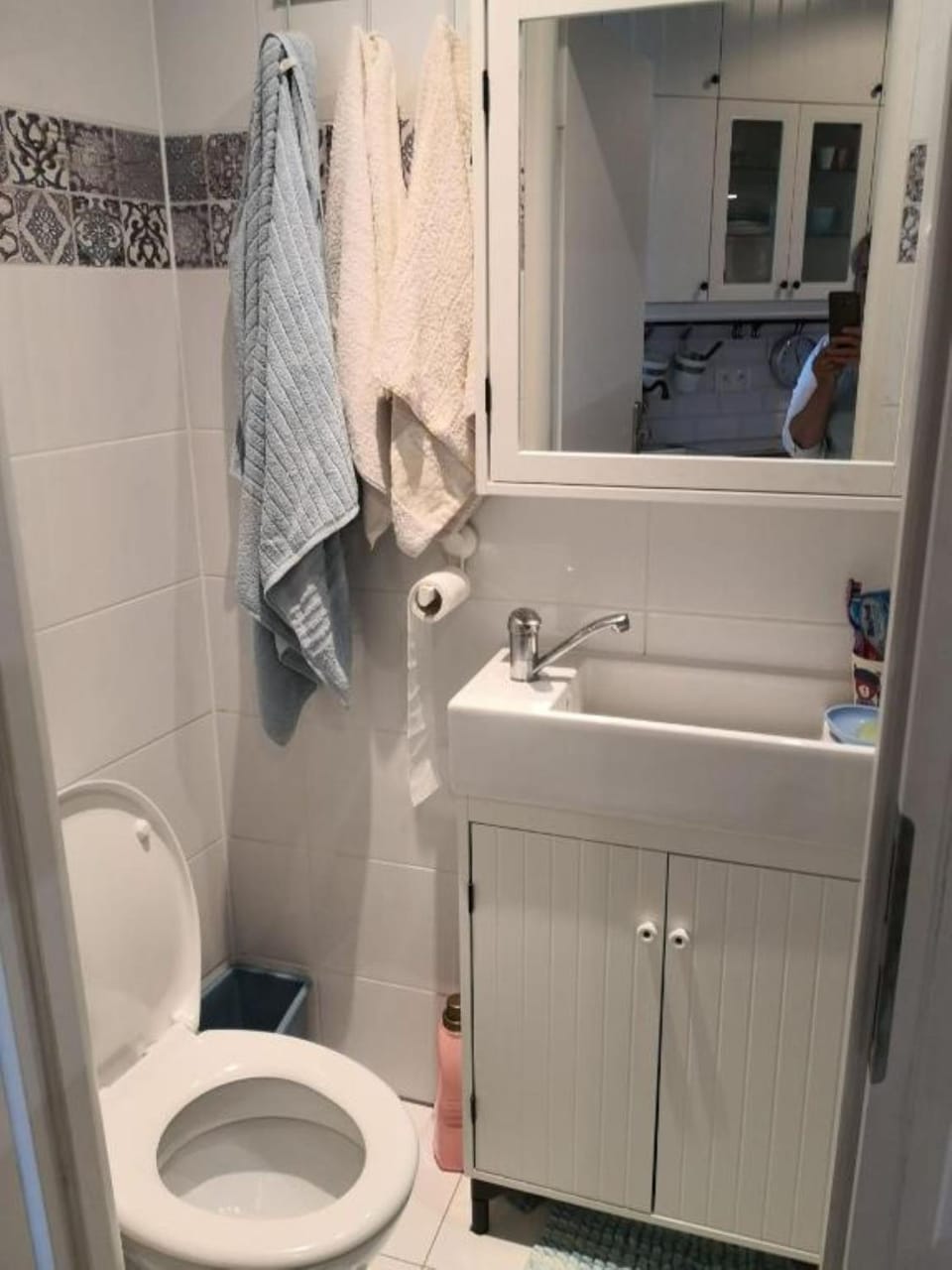 Toilet, Bathroom, towels