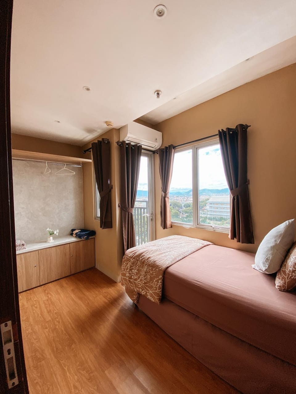 Bed, Bedroom, bunk bed, towels, wardrobe, air conditioner, air conditioner