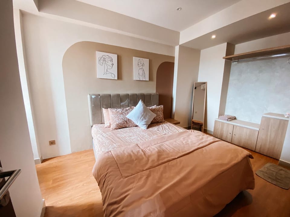 Bed, Decorative detail, Bedroom, hair dryier, towels, wardrobe, air conditioner, air conditioner