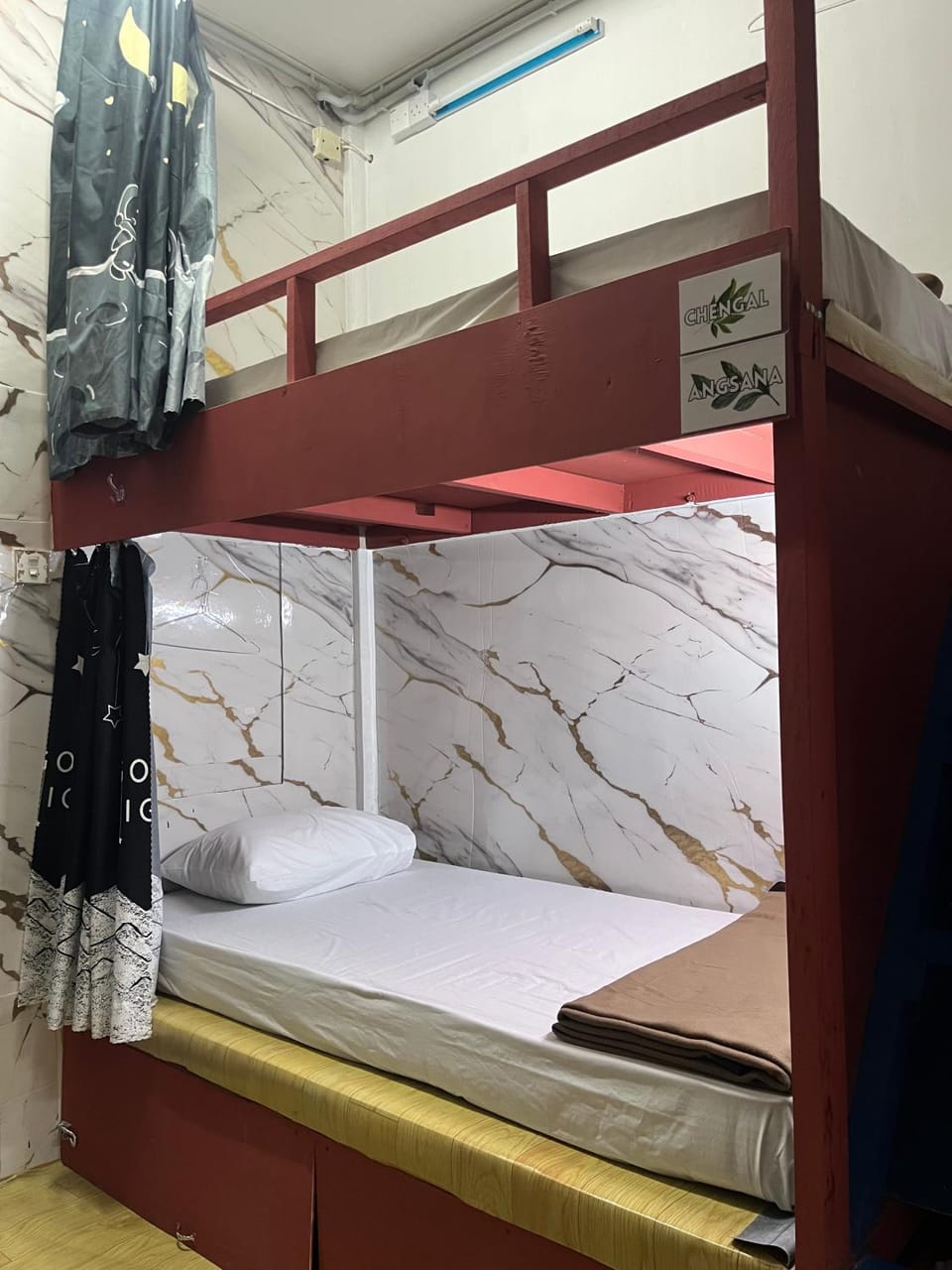 Bed, bunk bed