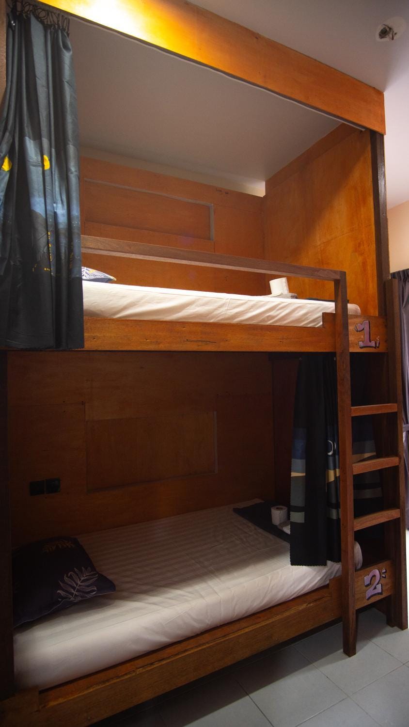 Bed, bunk bed