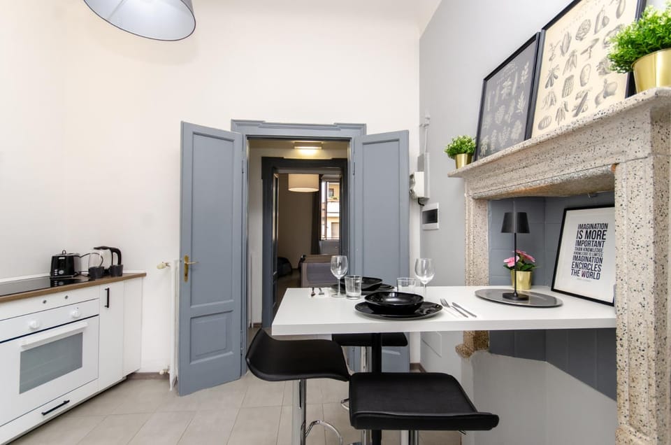Kitchen or kitchenette, Dining area, minibar, pet friendly