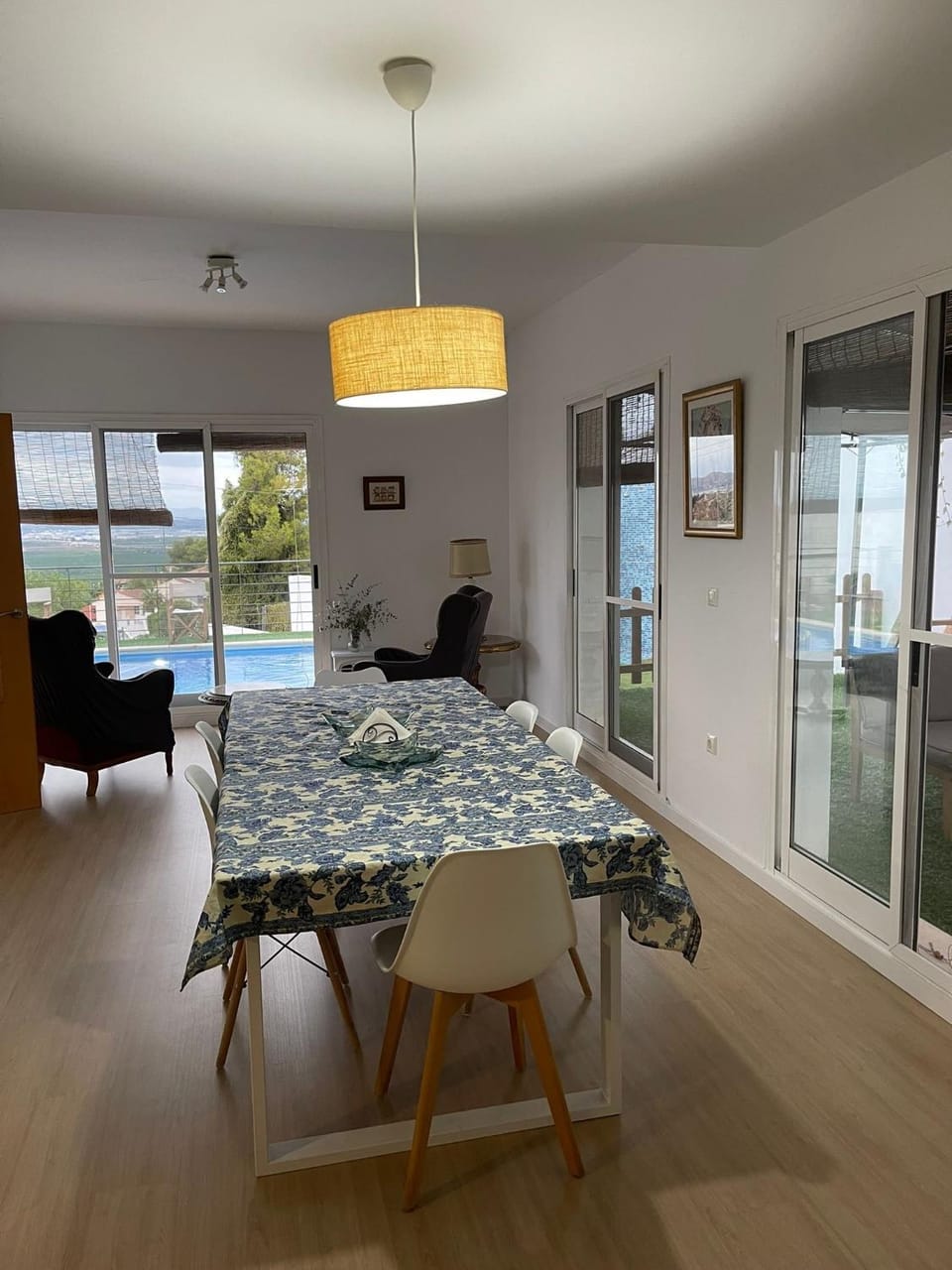 3 Bed Chalet-Pool-Pets-Hot Tub-Parking-Garden Chalet in Valencian Community