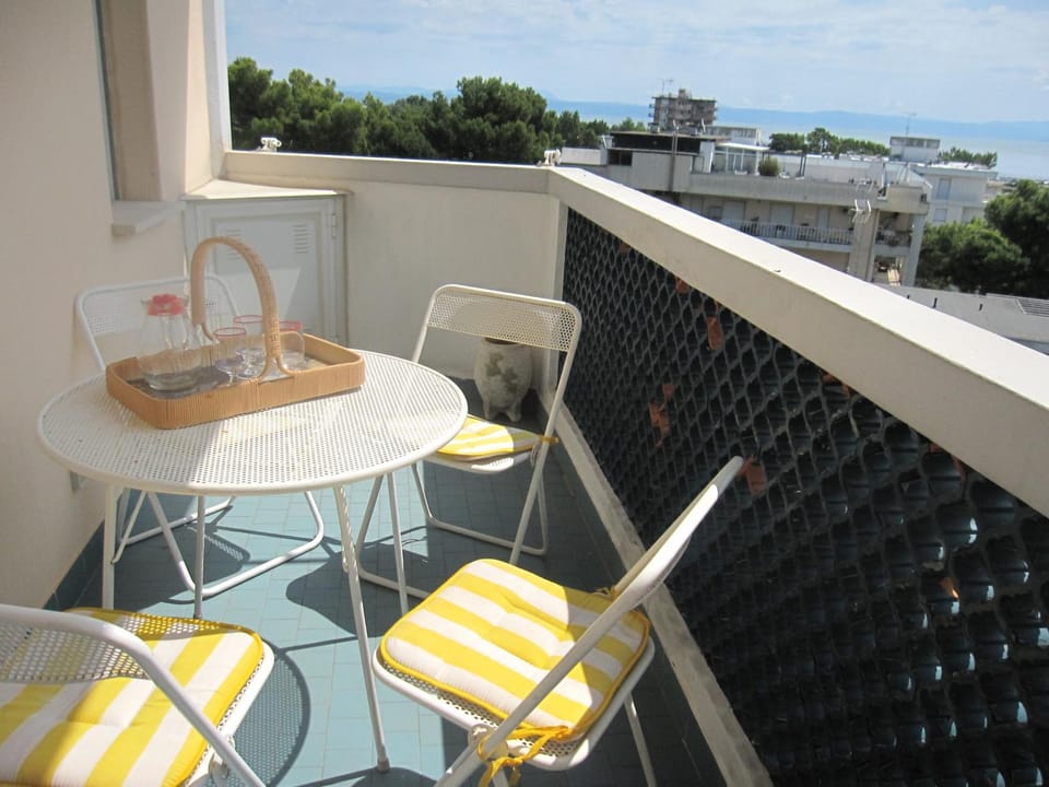 Balcony/Terrace, Dining area