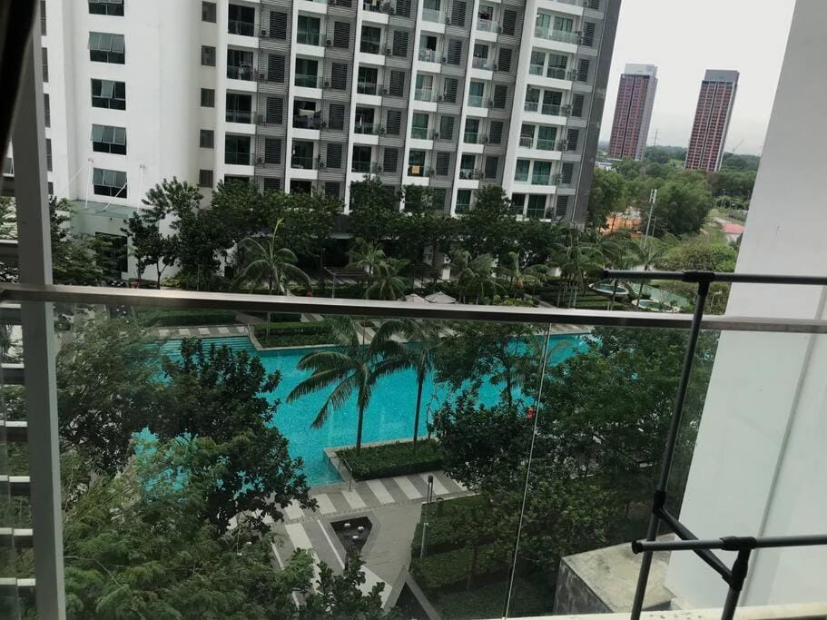 Cozy Cybersqaure Apex Pool View Free Parkin & Netflix With Wi-Fi 102 Apartment in Selangor, Malaysia
