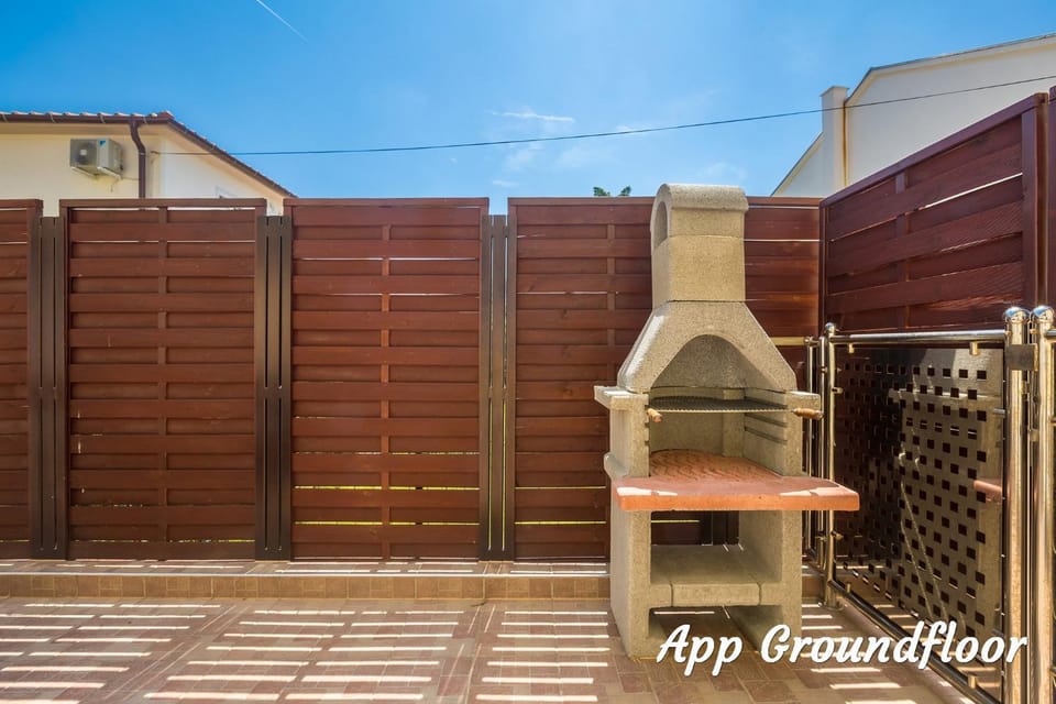 Day, BBQ facilities