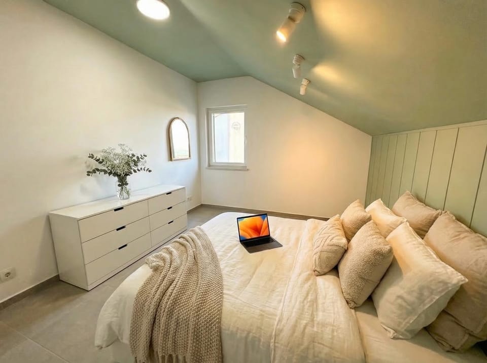 Bed, Bedroom, wardrobe