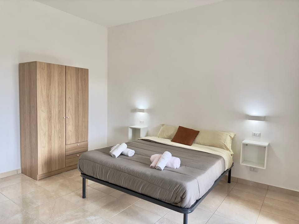 Bed, Photo of the whole room, Bedroom, wardrobe