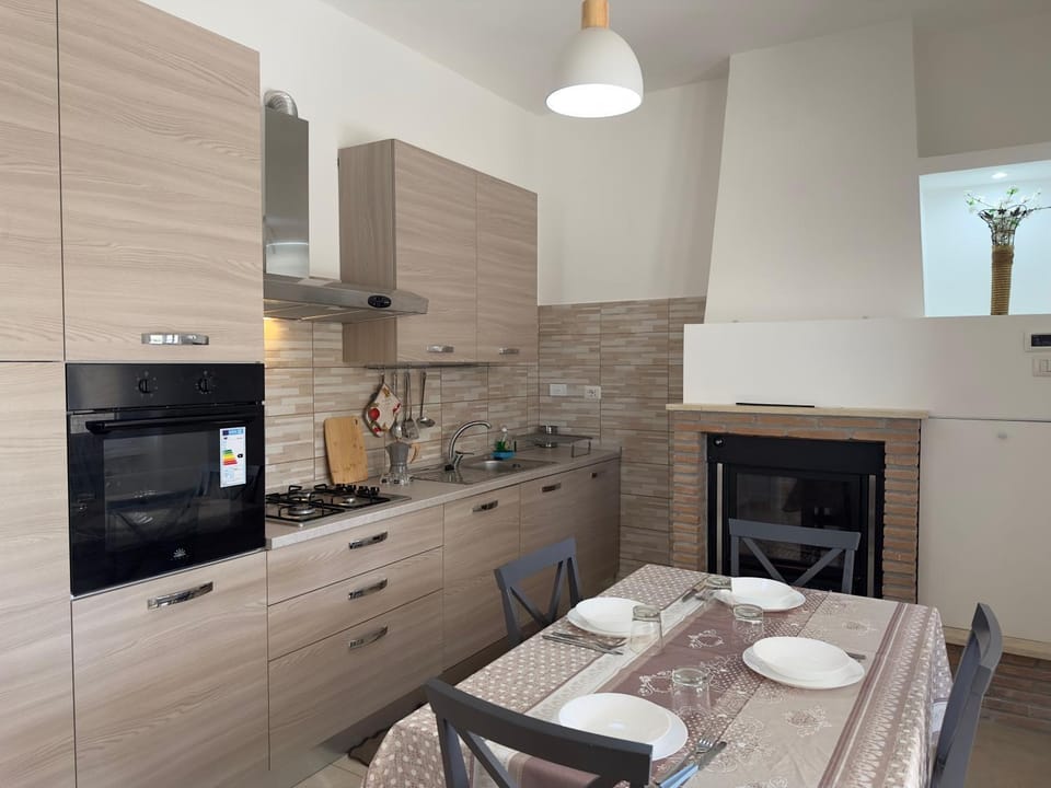 Kitchen or kitchenette, Dining area, dishwasher, pet friendly, stove