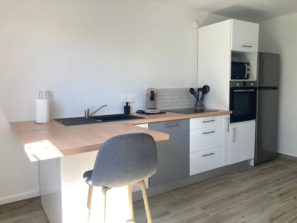 Day, Coffee/tea facilities, Food, Breakfast, Lunch, dishwasher, microwave, oven